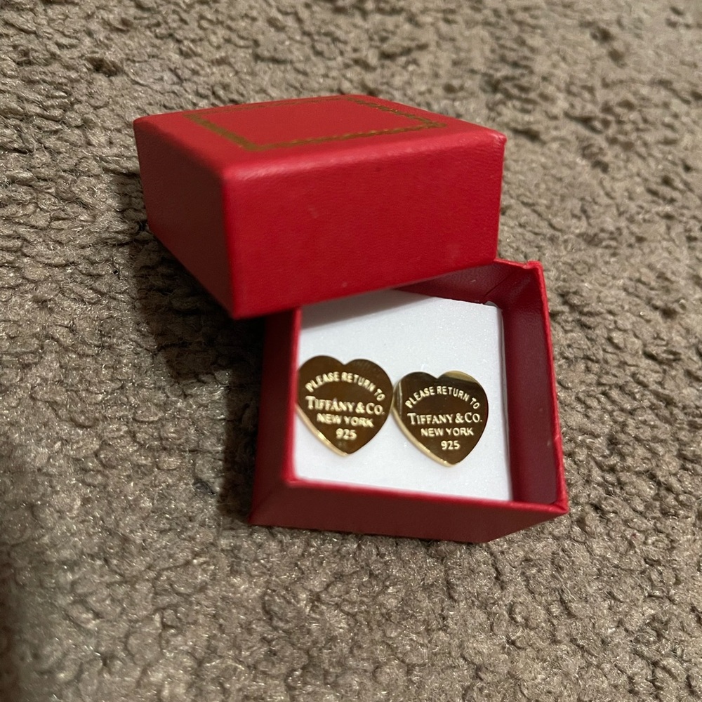 Gold earings